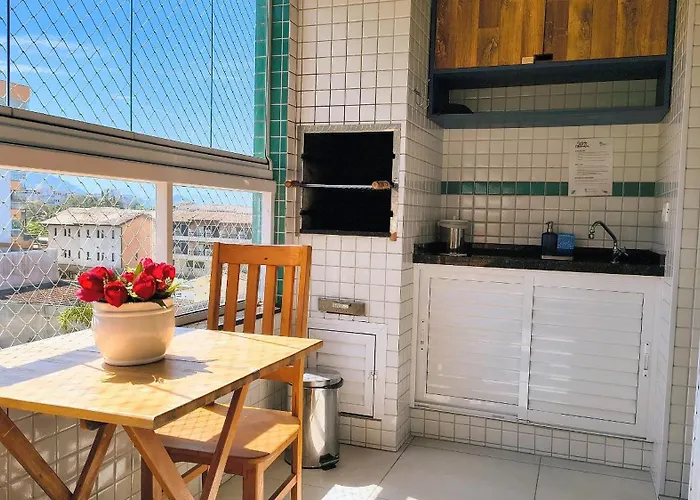 Apartamentos a 200m praia das Toninhas - Condomínio Vista Verde | Piscina na Cobertura com vista Espetacular Ubatuba